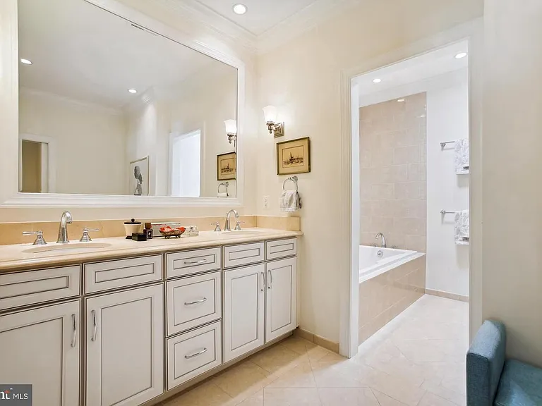 7022 Little Leaf Linden Ln — Photo 30