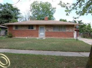 29867 Ailanthus Dr, Flat Rock, MI 48134