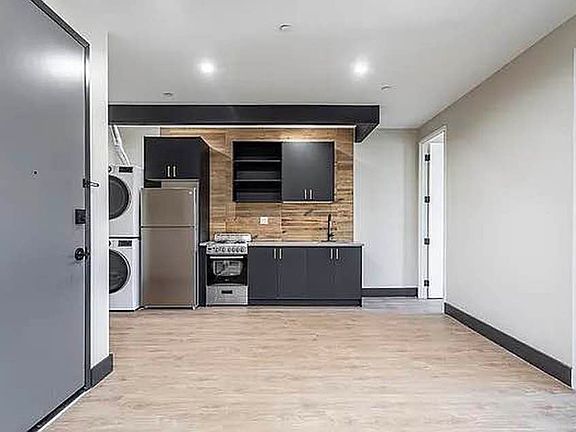4th image of 1667 Brooklyn Ave #3A