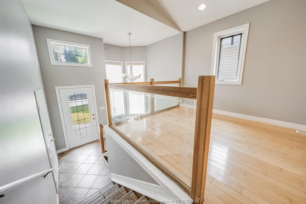 4 bed, $2,900 — Photo 4