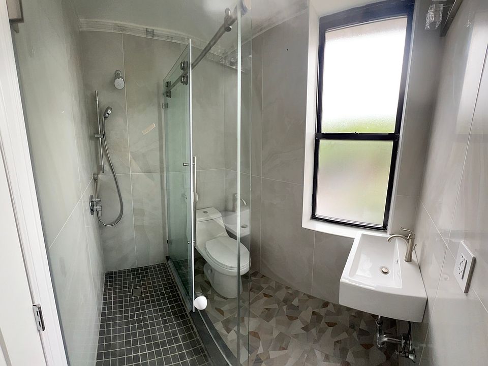 2nd image of 124 Bay Ridge Ave #2