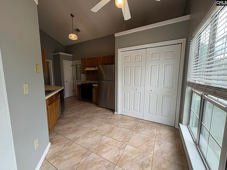 112 Green Rose Rd — Photo 10
