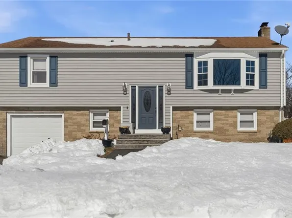 34 Commack Rd, East Providence, RI 02914