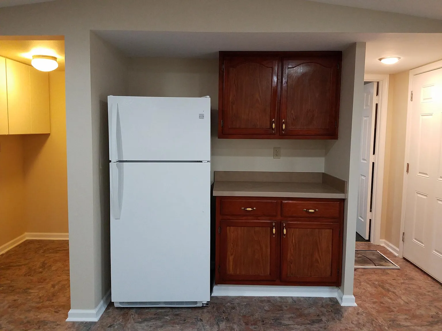 2 bed, 1040 sqft, $800 — Photo 4
