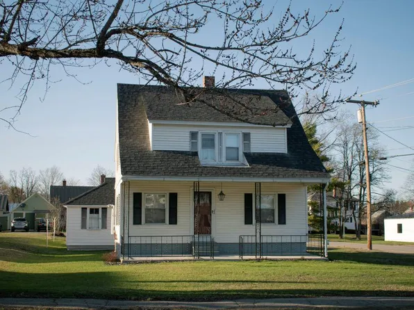 22 Jewett Street, Skowhegan, ME 04976