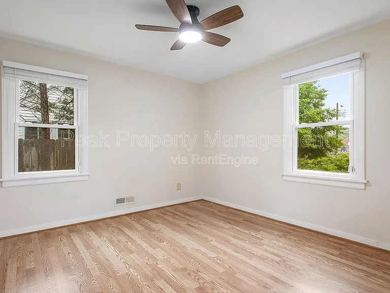 8514 Wetherly Dr — Photo 16