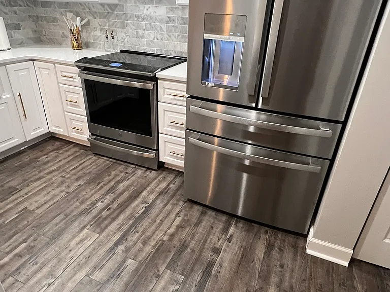 1461 Titchfield Dr — Photo 2