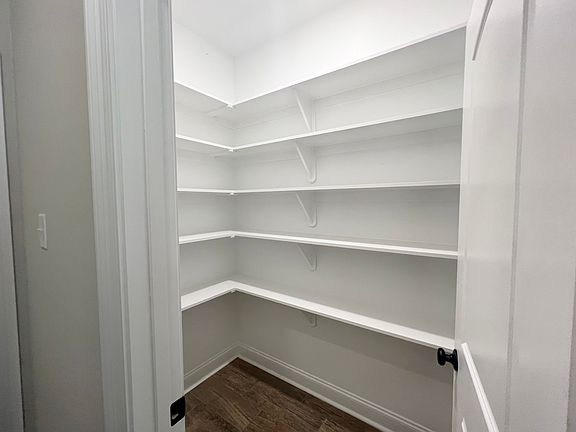 Irises IV B - Walk-In Pantry - DSLD Homes