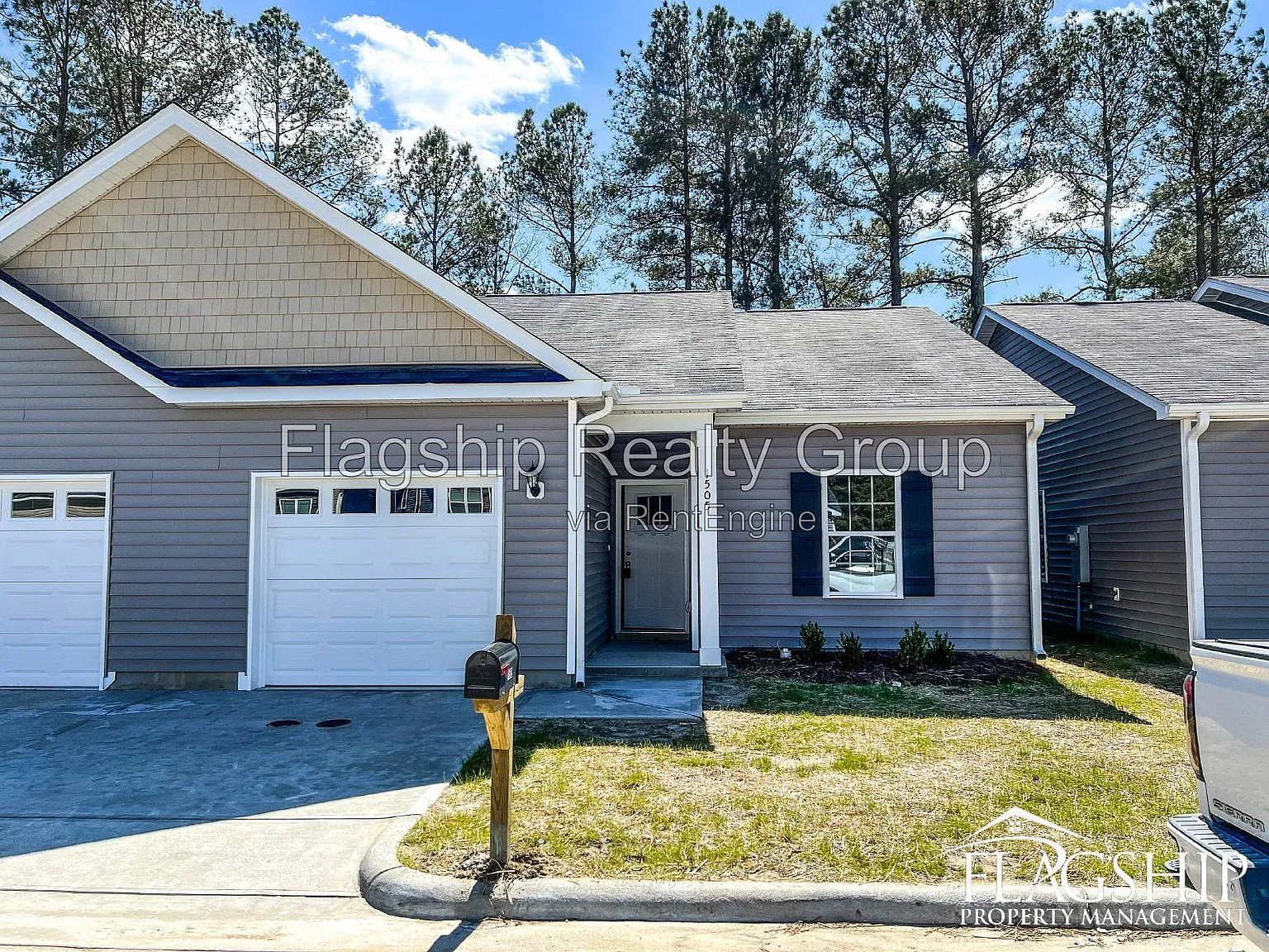 3 bed, 2.0 bath, 1121 sqft, $1,550 — Photo 1