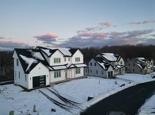 50 Southfield Fls, Monroe, NY 10950