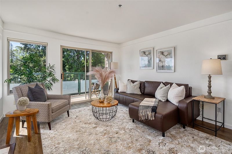 3rd image of 15335 Sunwood Boulevard #C301
