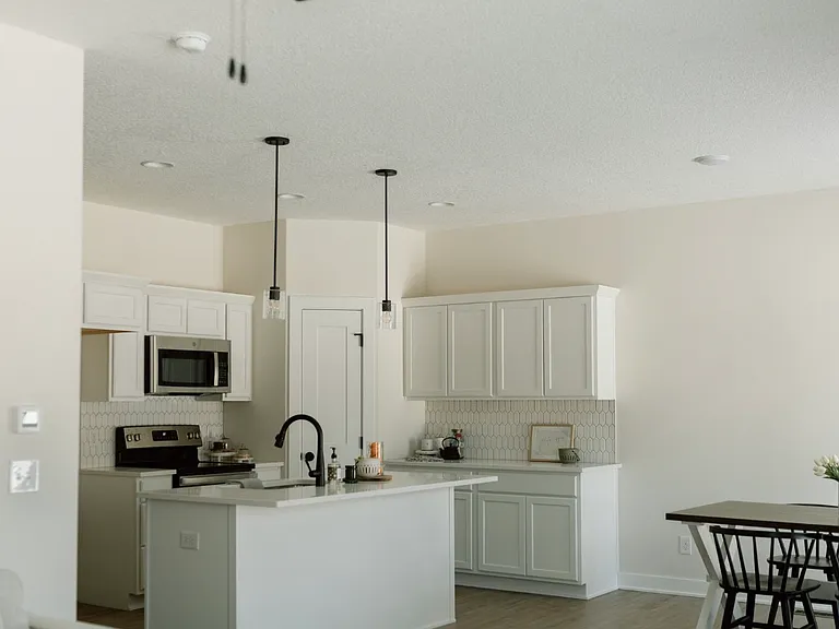 1260 E 28th St #1 — Photo 11