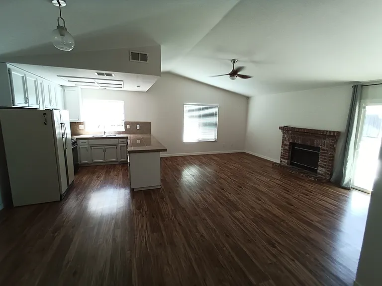8205 Clarion Cir — Photo 10
