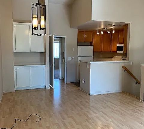 3rd image of 4185 Mississippi St
