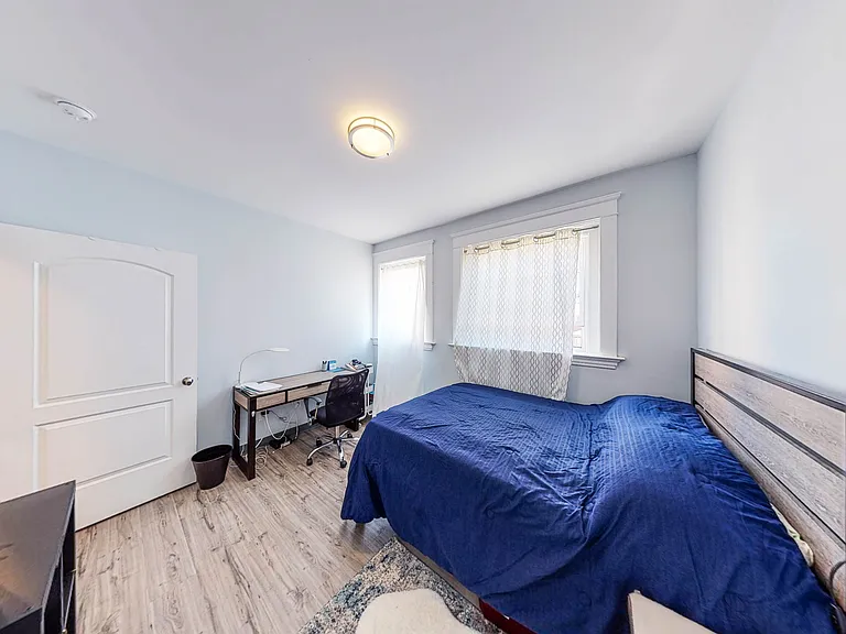 245 Whitney Ave #2L — Photo 4