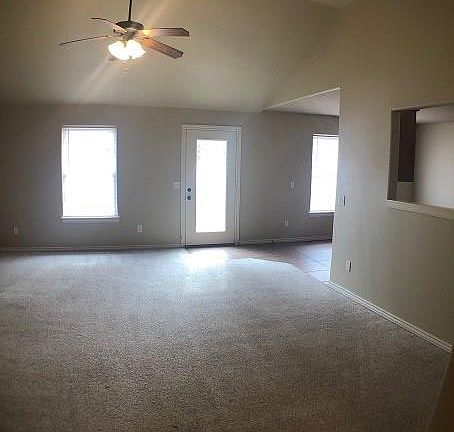 4th image of 740 Deer Lodge Ct