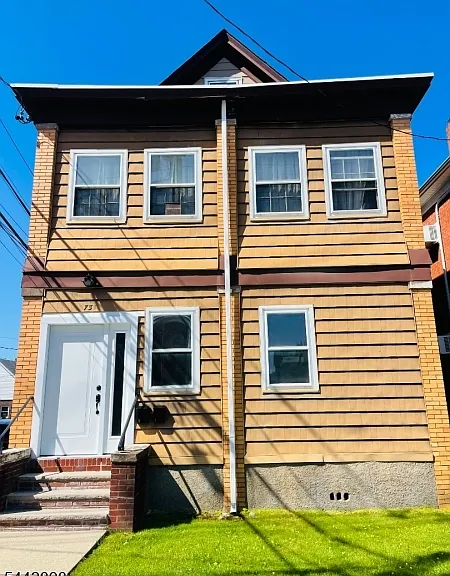 735 Van Houten Ave — Photo 2