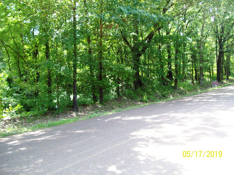 2nd image of 944 Bend Rd