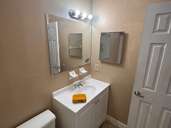 5th image of 140 Avenue W NW #1