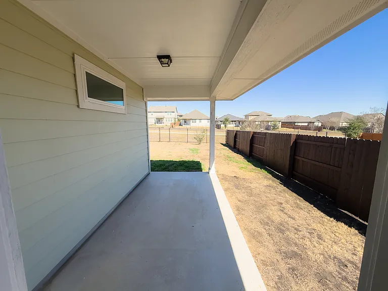 139 Lyndon Dr — Photo 24