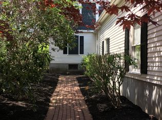 34 Briarwood Dr, Westwood, MA 02090