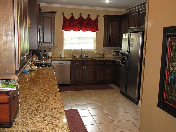 4th image of 14 Deer Creek Dr