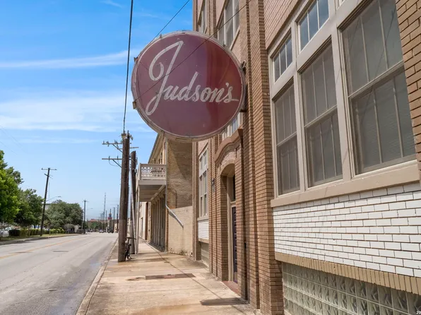 831 S Flores #3216, San Antonio, TX 78204