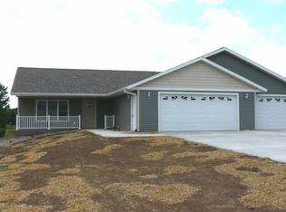 N7095 Elizabeth Dr, Holmen, WI 54636