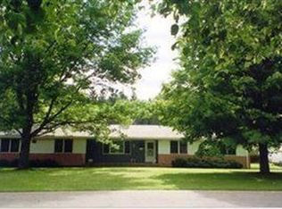 814 S Main St, Columbiana, OH 44408