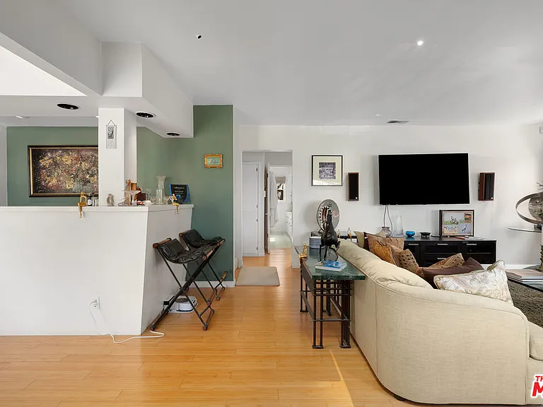 3331 Bennett Dr — Photo 7