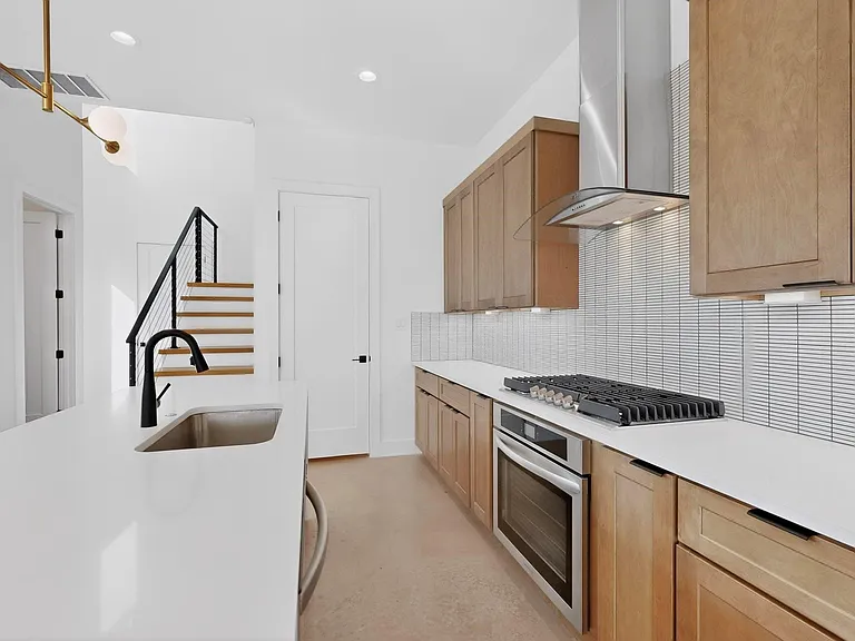 5308 Terry St — Photo 4