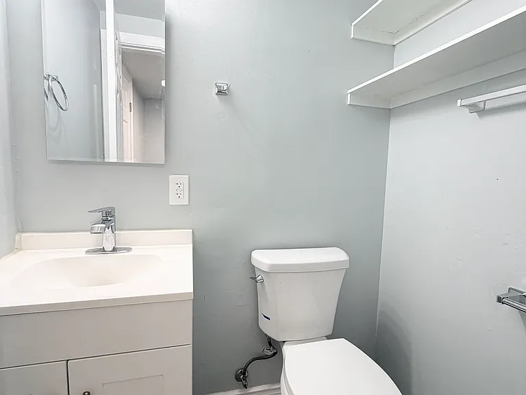 890 N Campus Ave #B — Photo 6