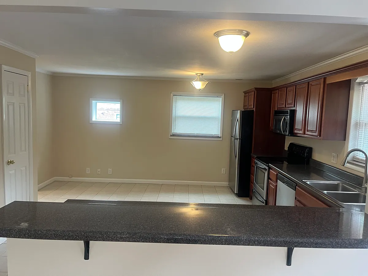 Building Photo - 1714 Brentwood Dr