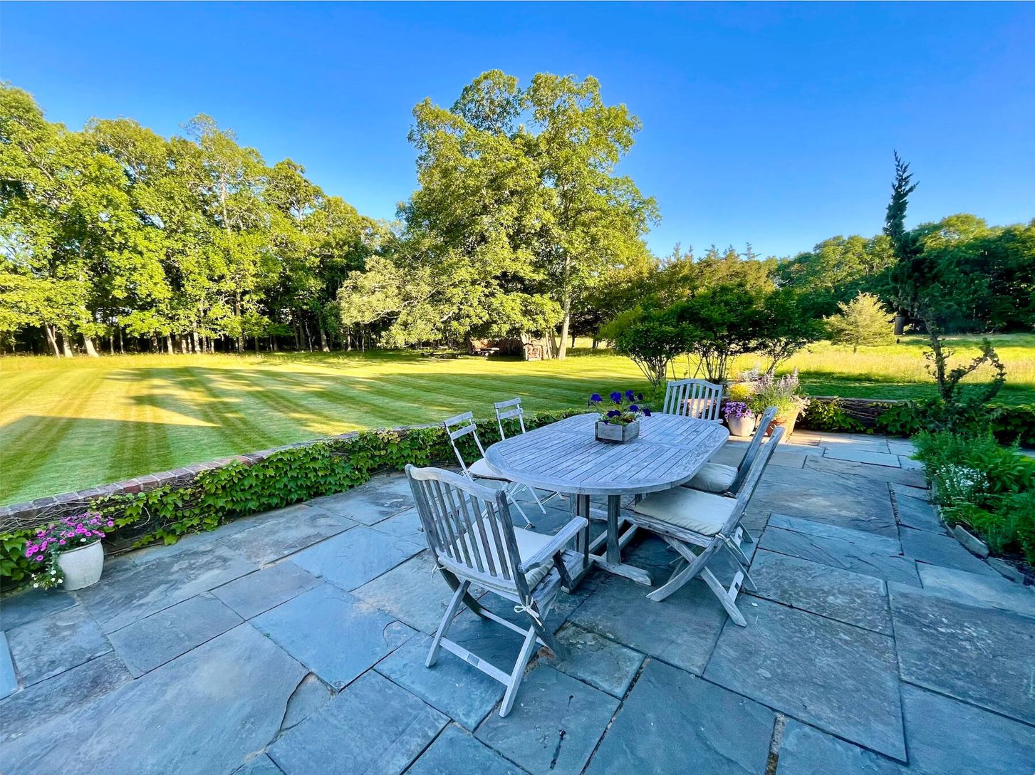 Patio with a View
