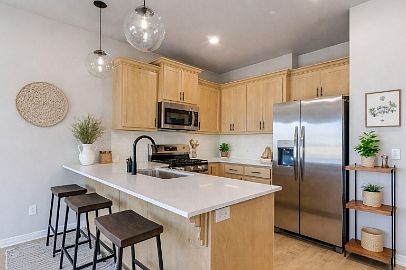 Beautiful Kitchen comes equip with fridge, dishwasher, microwave and garbage disposal