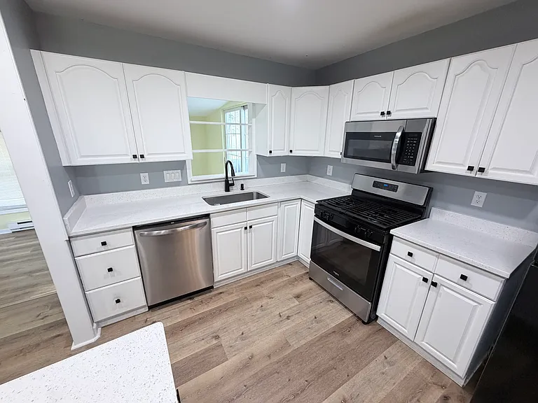 243 Turnwood Dr — Photo 3