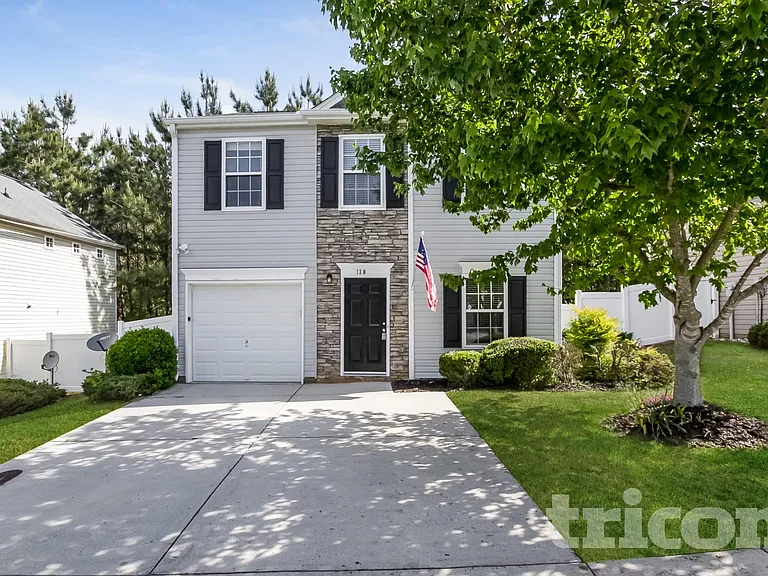 130 Silver Fox Trl — Photo 1