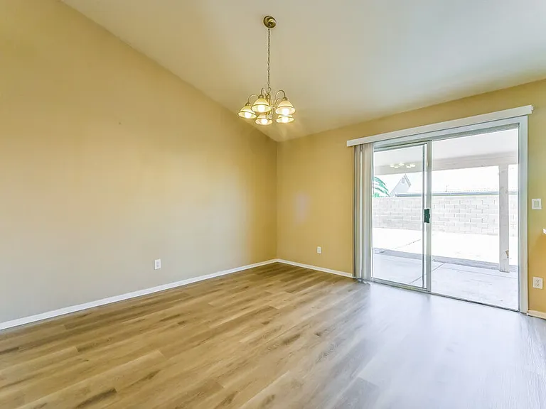 1370 W Gary Dr — Photo 6