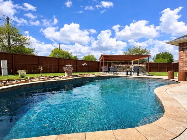 418 Sun River Ln, Dickinson, TX 77539