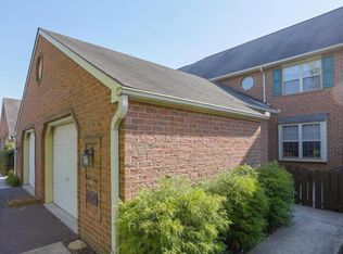 207 Pine Bridge Ln, Lancaster, PA