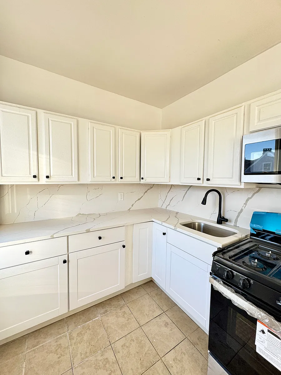 Building Photo - 267 N 7th St #2