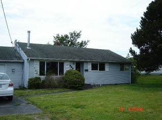 323 SE Quaker St, Oak Harbor, WA 98277