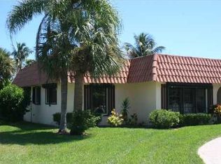 560 NE Wavecrest Ct, Boca Raton, FL 33432