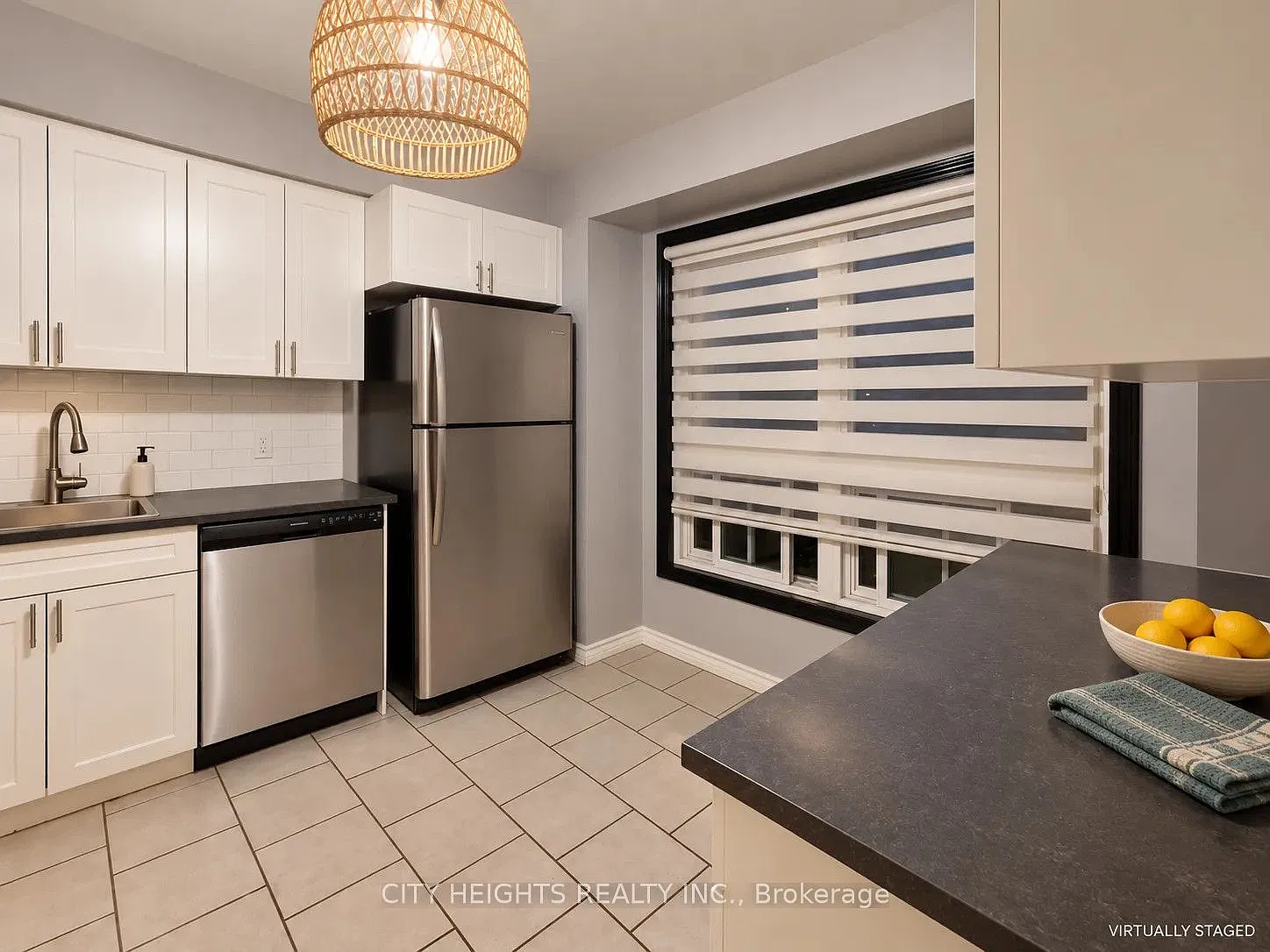 3 bed, $2,500 — Photo 2