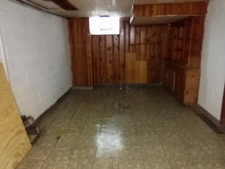 20419 Yonka St — Photo 16