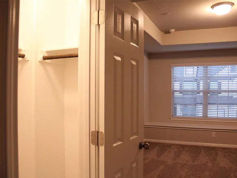 1612 Airedale Rd — Photo 14
