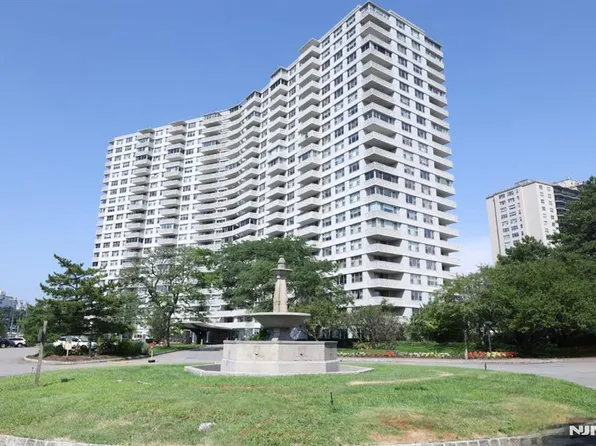 2100 Linwood Ave APT 21T, Fort Lee, NJ 07024