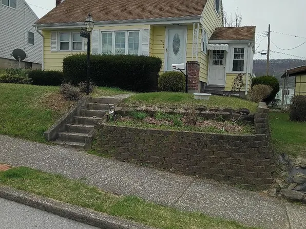 916 Chestnut St, Roaring Spring, PA 16673