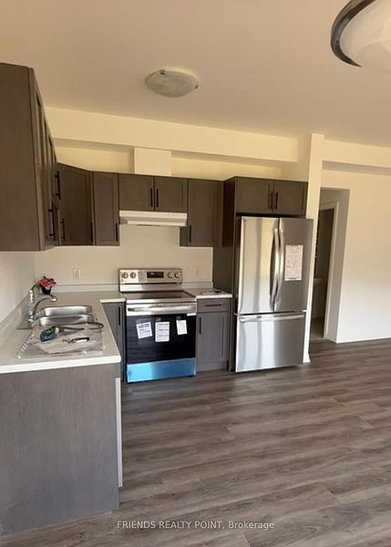 Pelham Townhouse for rent - 3 Bedrooms — photo 3