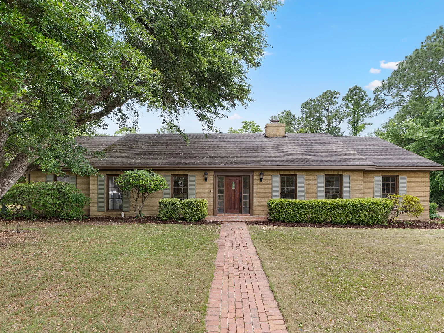 2451 Belcher Drive — Photo 1